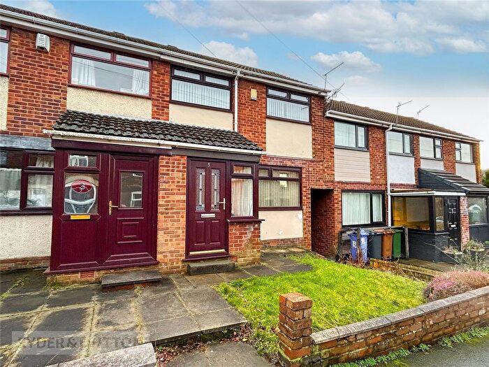 3 Bedroom Town House For Sale In Clarendon Street, Mossley, OL5