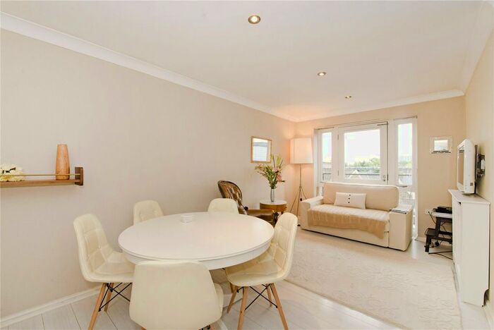 2 Bedroom Flat To Rent In Essex Road, Islington, N1