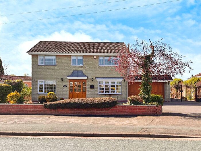 4 Bedroom Detached House For Sale In Station Road, Norton, Doncaster, DN6