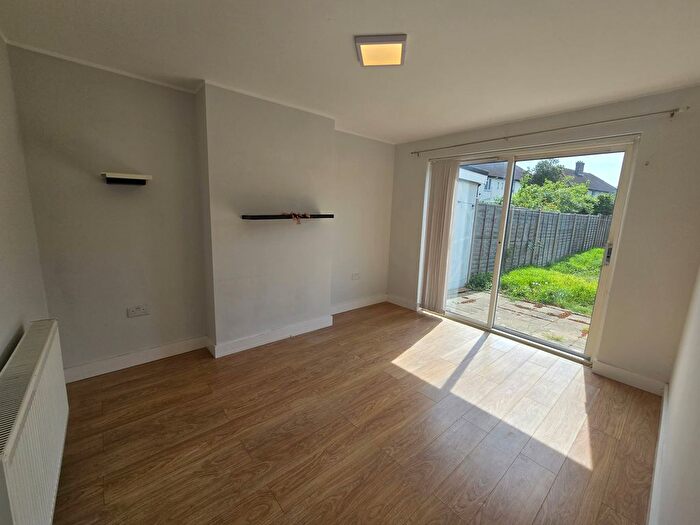 3 Bedroom Terraced House To Rent In Meopham Road, Mitcham, CR4