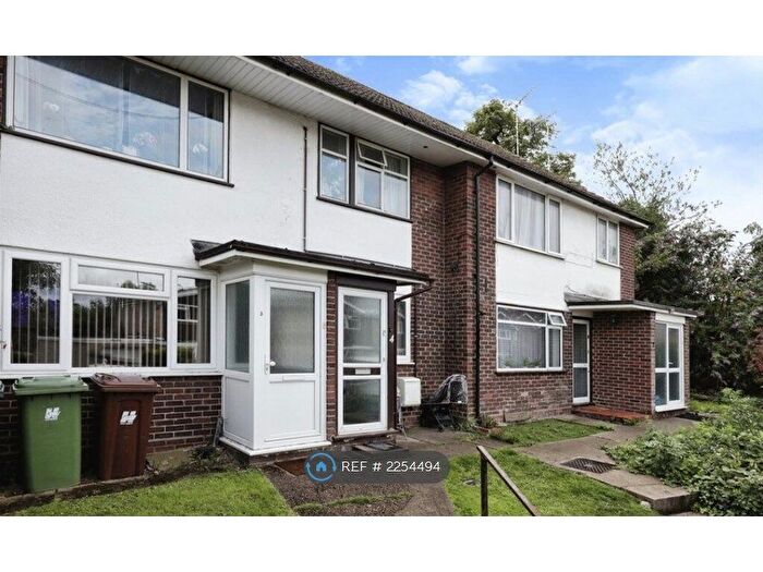 2 Bedroom Maisonette To Rent In West View Court, Borehamwood, WD6