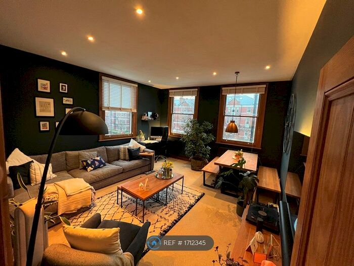 2 Bedroom Flat To Rent In Chiswick High Road, London, W4