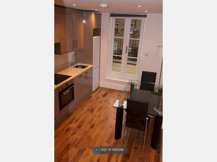 Studio To Rent In Oswin Street, London, SE11