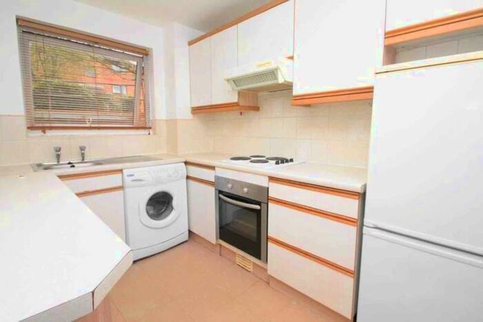 1 Bedroom Flat To Rent In Woodhall Farm, Hemel Hempstead, HP2