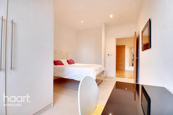 1 Bedroom Apartment For Sale In Scimitar House, RM1