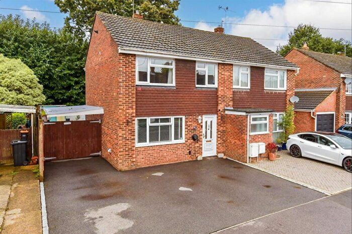 3 Bedroom Semi-Detached House For Sale In Pippin Close, Coxheath, Maidstone, Kent, ME17