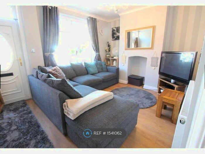 2 Bedroom Terraced House To Rent In Main Street, Failsworth, Manchester, M35