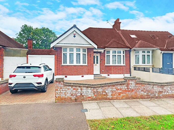 2 Bedroom Semi-detached Bungalow For Sale In Fernbrook Drive, North Harrow, HA2
