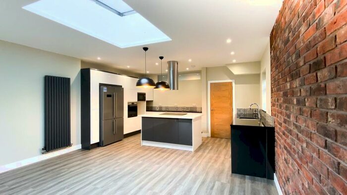 4 Bedroom Semi-Detached House To Rent In Upton Drive, Chester, CH2