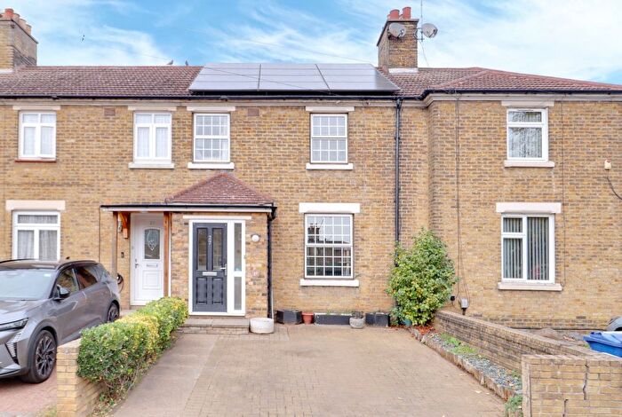 3 Bedroom Terraced House For Sale In Hall Road, Aveley, RM15