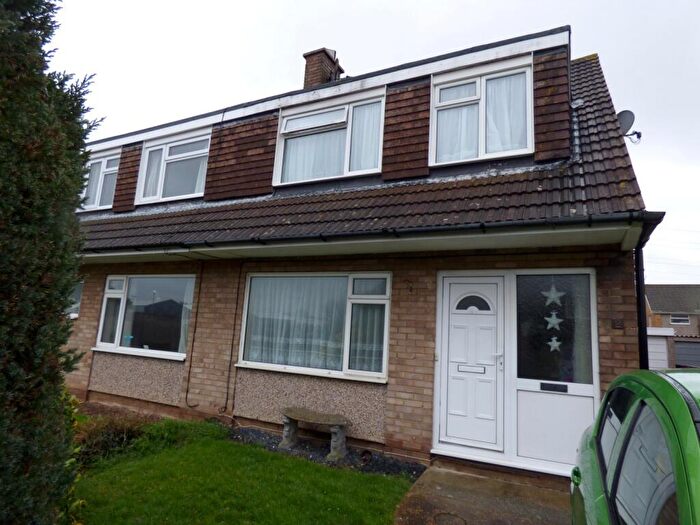 3 Bedroom House To Rent In Thakeham Close, East Preston, BN16