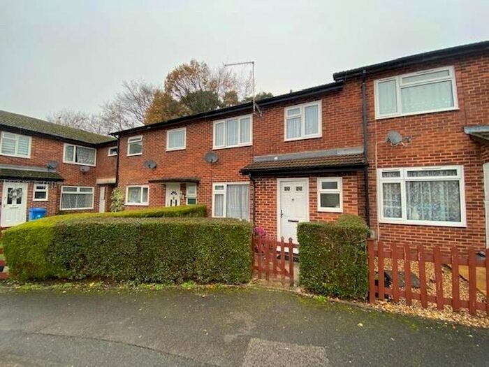 3 Bedroom Terraced House To Rent In Cambridge Road, Owlsmoor, Sandhurst, GU47