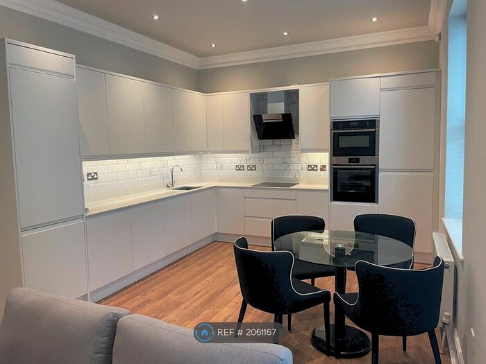 2 Bedroom Flat To Rent In Chestnut Court, Sheffield, S11