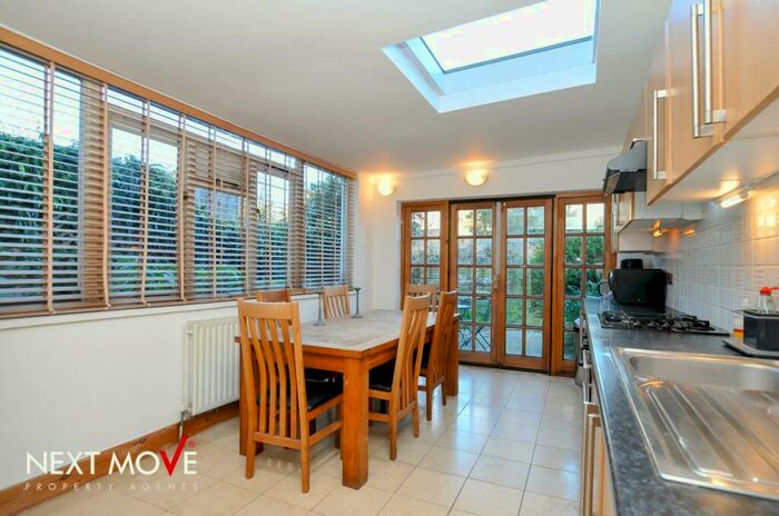 2 Bedroom Flat To Rent In Vartry Road, Stamford Hill, N15