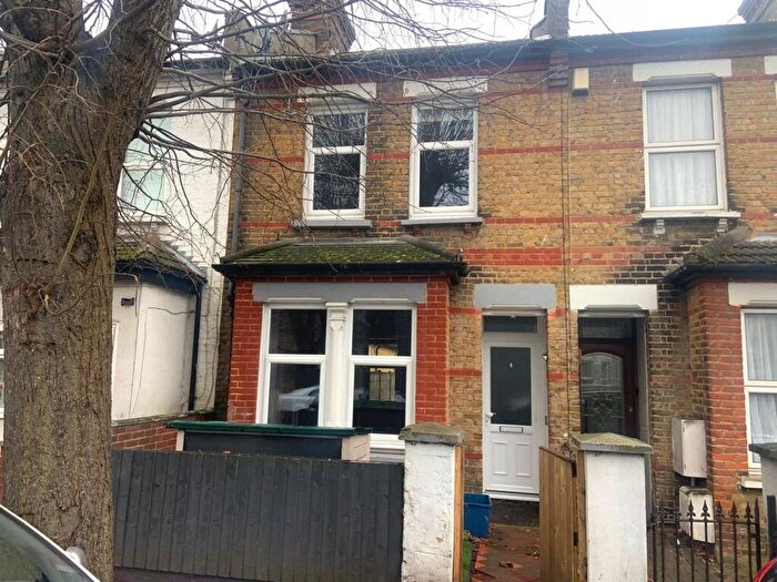 3 Bedroom Terraced House To Rent In Salisbury Avenue, Westcliff-On-Sea, Essex, SS0