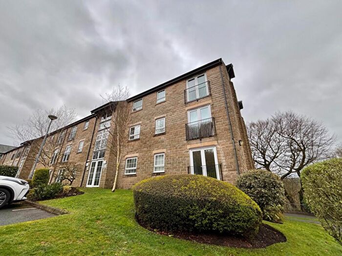 2 Bedroom Flat To Rent In Clough Gardens, Haslingden, BB4