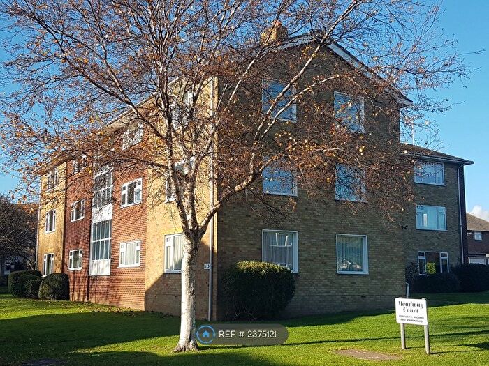 2 Bedroom Flat To Rent In Meadway Court, Southwick, Brighton, BN42