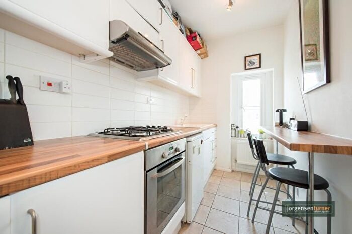 1 Bedroom Flat To Rent In Brondesbury Villas, Queens Park, London, NW6