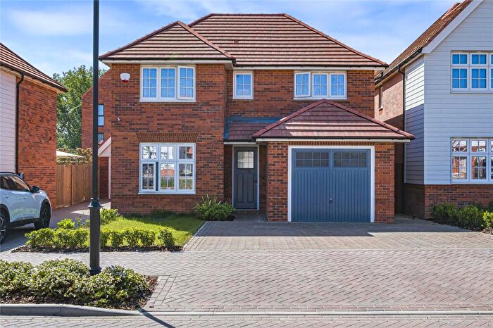 4 Bedroom Detached House For Sale In Knights Templar Way, Rochester, Kent, ME2