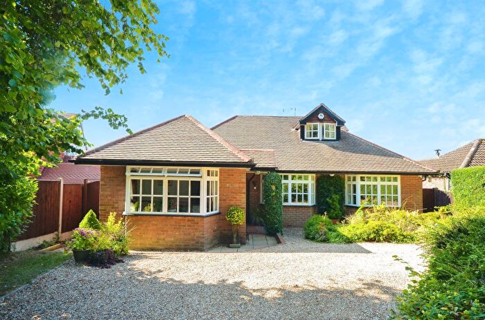 4 Bedroom Detached Bungalow For Sale In Old Watling Street, Flamstead, St. Albans, AL3