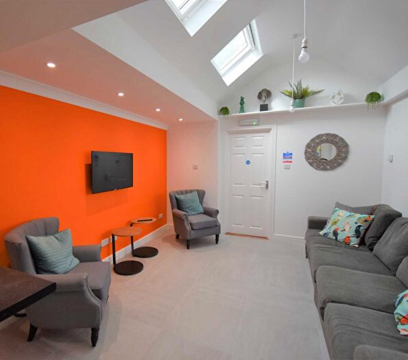 8 Bedroom Terraced House To Rent In Granby Gardens, Reading, RG1