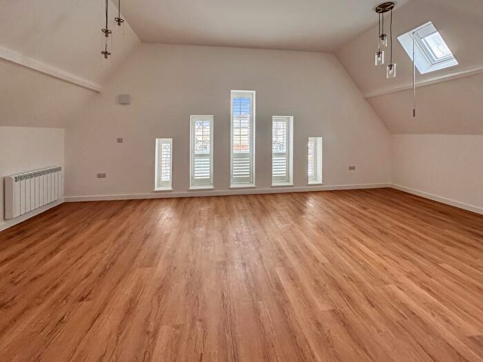 2 Bedroom Apartment To Rent In Two Bedroom Apartments Warren Avenue, Southampton, SO16
