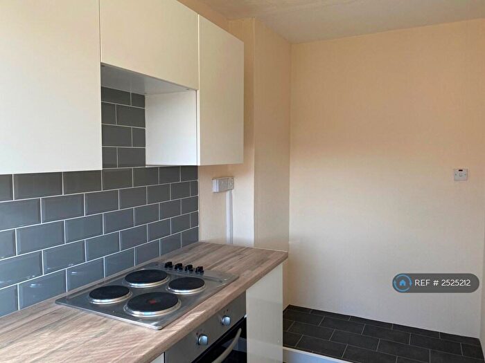 1 Bedroom Flat To Rent In Muirend Court, Bo'ness, EH51