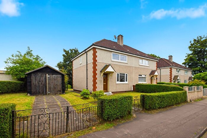 3 Bedroom Semi-Detached House For Sale In Threestonehill Avenue, Glasgow, G32
