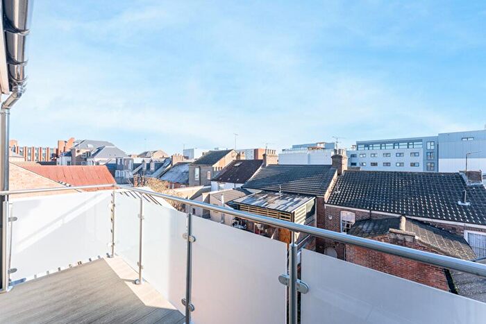 2 Bedroom Apartment To Rent In Windsor Walk, LU1