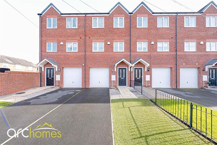 4 Bedroom Town House To Rent In Grimshaw Park, Abram, Wigan, WN2