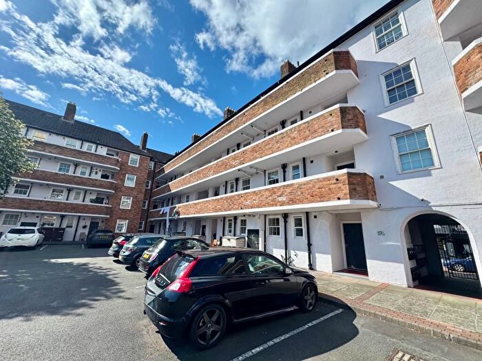 3 Bedroom Flat To Rent In Wavertree Gardens, Liverpool, L15