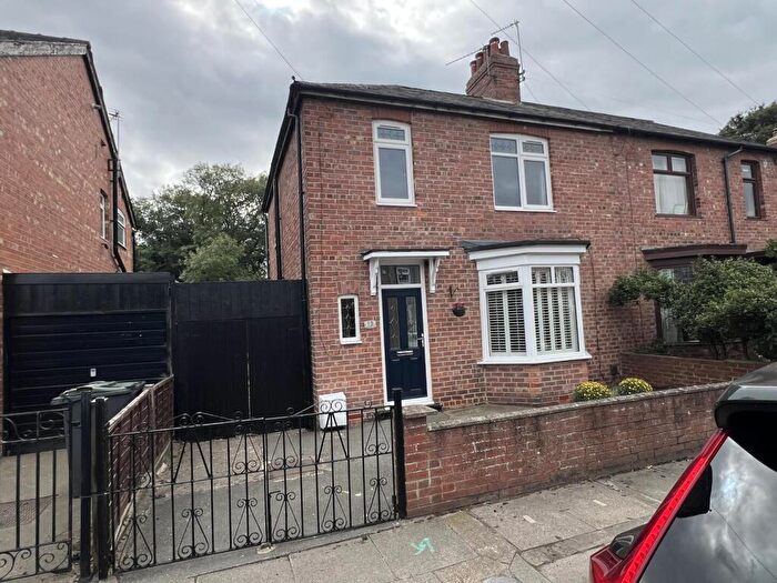 3 Bedroom Semi Detached House For Sale In Deneside Road, Darlington, DL3