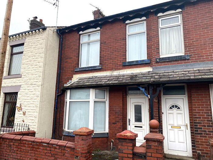 3 Bedroom Terraced House For Sale In Rochdale Road, Royton, Oldham, OL2