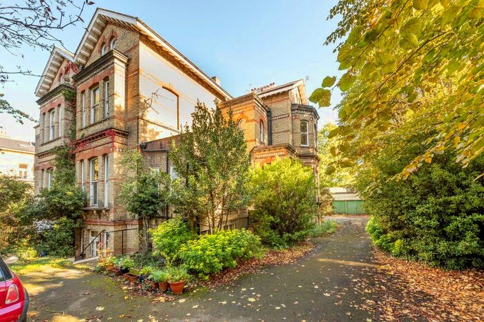 1 Bedroom Flat To Rent In Riverdale Road, St Margarets, Twickenham, TW1