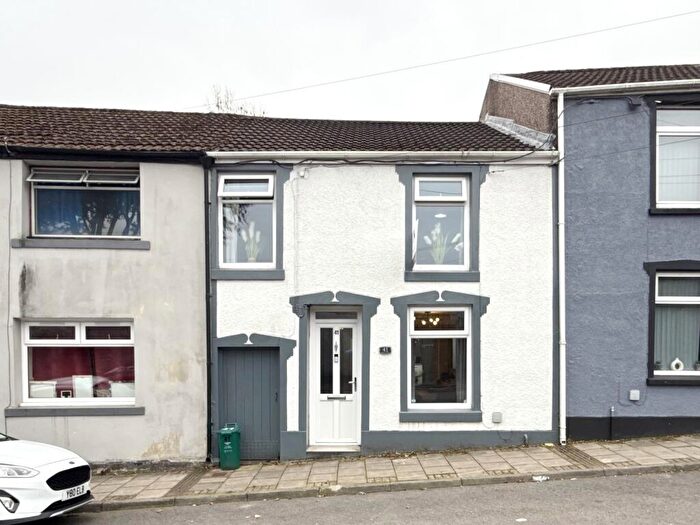 3 Bedroom Terraced House For Sale In Wind Street, Aberdare, CF44