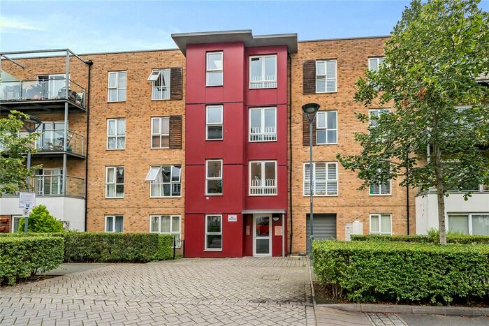 1 Bedroom Flat To Rent In Wintergreen Boulevard, West Drayton, UB7