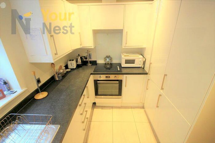 2 Bedroom Apartment To Rent In Granby Street, Headingley, Leeds, LS6