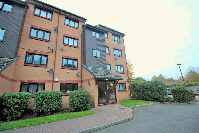 2 Bedroom Flat To Rent In Belvedere Court, Laymarsh Close, Belvedere DA175Qx DA17