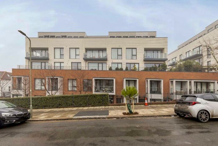 2 Bedroom Flat To Rent In Llanvanor Road, Golders Green, NW2