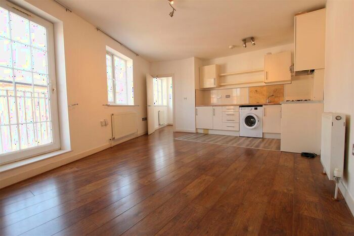 1 Bedroom Flat To Rent In Denmark Road, Northampton, NN1