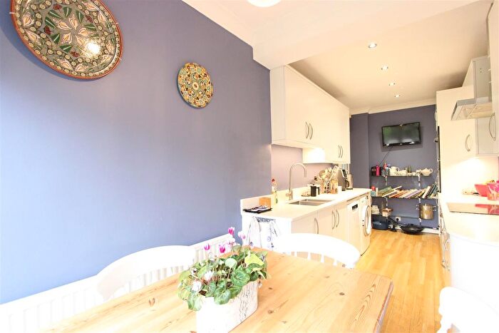 4 Bedroom Semi-detached House For Sale In Oakwood Crescent, London, N21