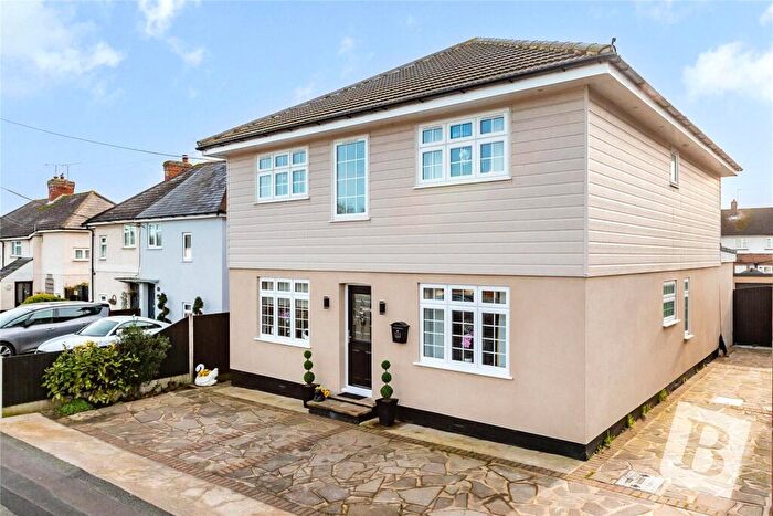 5 Bedroom Detached House To Rent In Hatch Road, Pilgrims Hatch, Brentwood, Essex, CM15