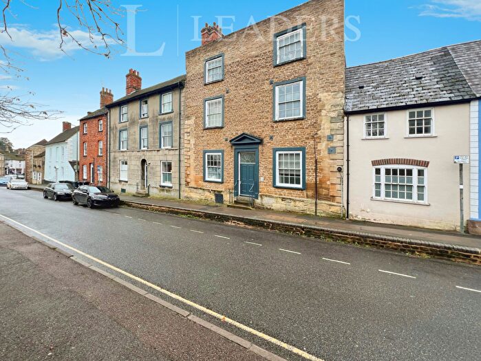 1 Bedroom Flat To Rent In Richmond House, Marlborough Street, SN7