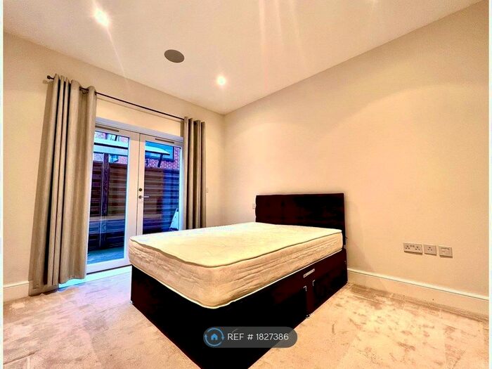 1 Bedroom Flat To Rent In New Park Road, London, SW2