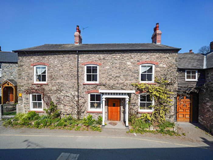 8 Bedroom Detached House For Sale In Market Street, Llanrhaeadr-Ym-Mochnant, SY10