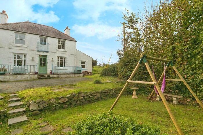 4 Bedroom Detached House For Sale In Llangwnnadl, Gwynedd, LL53