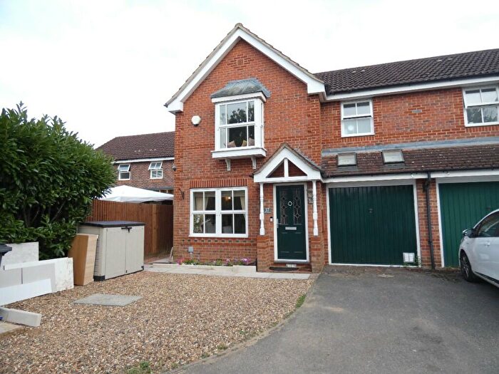 3 Bedroom Semi-Detached House To Rent In Eltham Avenue, Cippenham, SL1