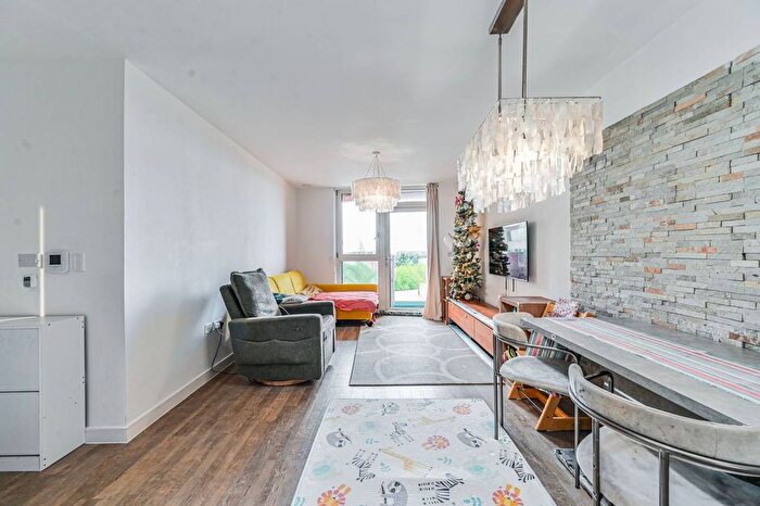 2 Bedroom Flat For Sale In Cable Walk, East Greenwich, London, SE10