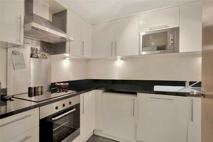 2 Bedroom Apartment To Rent In Cheshire Street, Shoreditch, London, E2