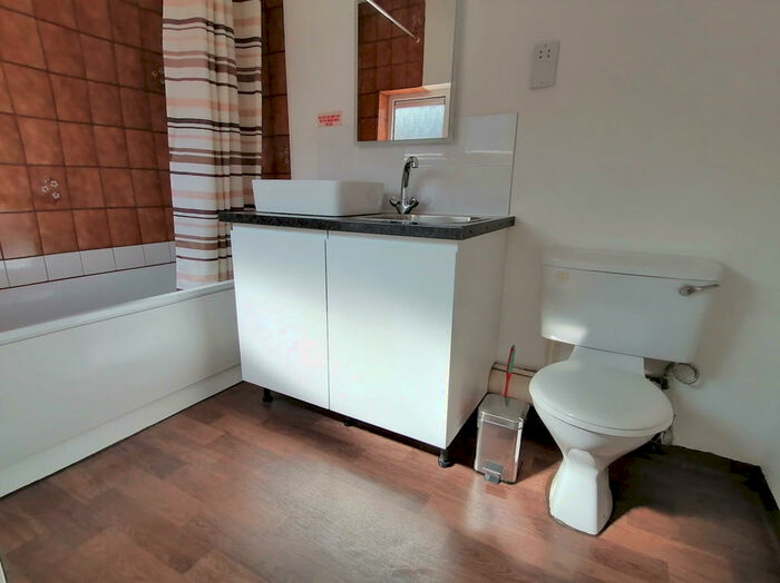 Studio To Rent In Ley Street, Ilford, IG1